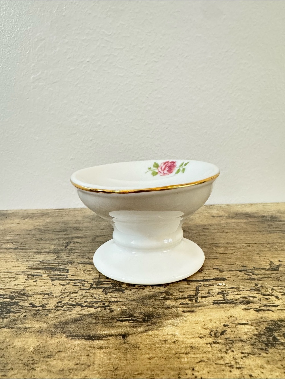 Martha Stewart Rose Bathroom Set | Soap Dish & Toothbrush Holder - Picture 13 of 14